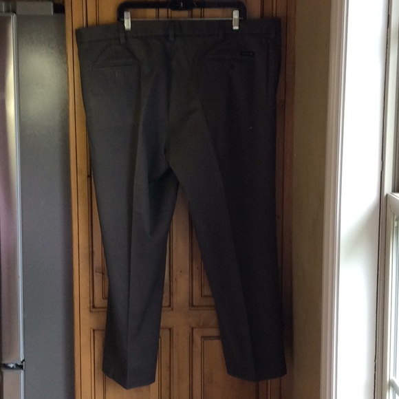 FINAL SALE PRICE Excellent Green Dockers Slacks in 44 x 30 - Picture 3 of 8